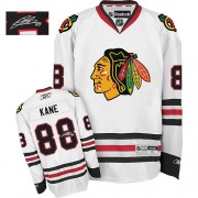 Reebok Chicago Blackhawks 88 Men's Patrick Kane White Authentic Away Autographed NHL Jersey